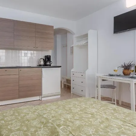 Fuer 2 Personen Ca 26 Qm In Njivice, Kvarner Bucht Krk