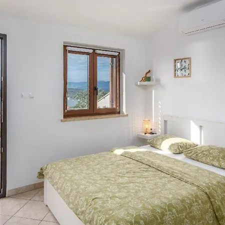 Apartman Fuer 2 Personen Ca 26 Qm In Njivice, Kvarner Bucht Krk Njivice