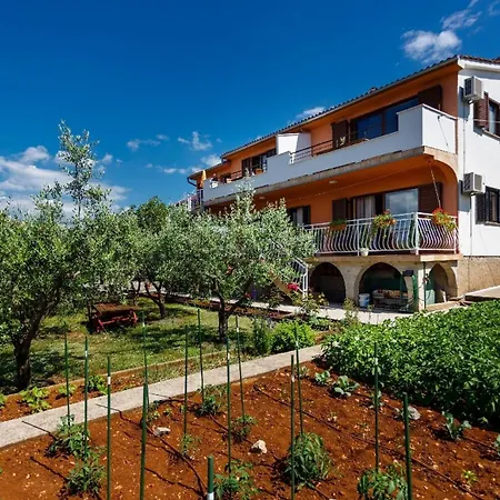 Apartment Fuer 2 Personen Ca 26 Qm In Njivice, Kvarner Bucht Krk