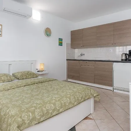 Fuer 2 Personen Ca 26 Qm In Njivice, Kvarner Bucht Krk Apartman *