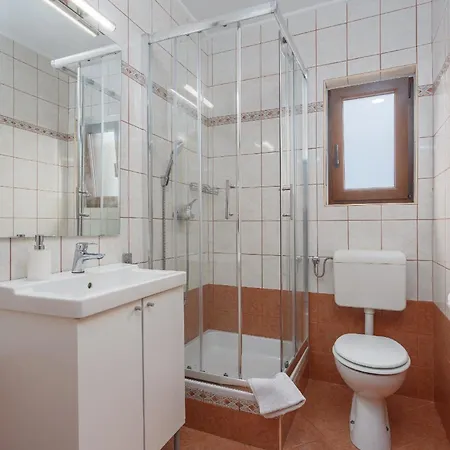 Apartment Fuer 2 Personen Ca 26 Qm In Njivice, Kvarner Bucht Krk *